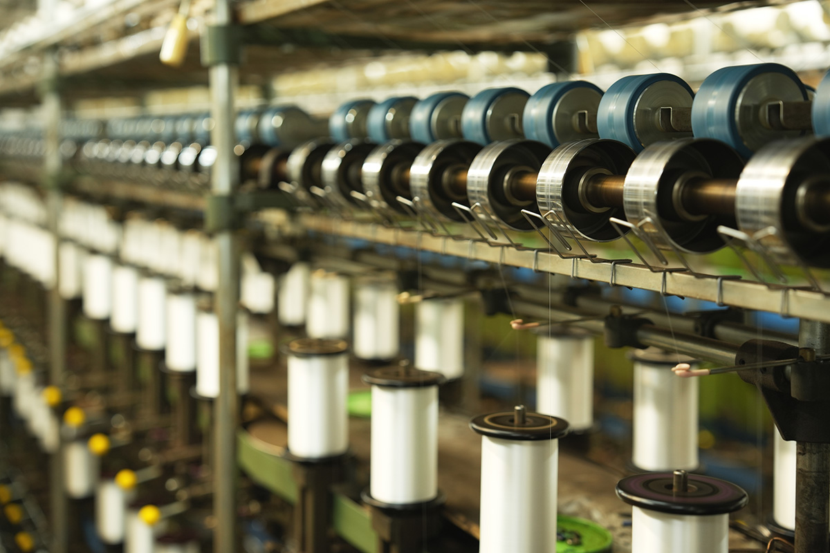 撚糸・仮撚り・染色など糸加工全般を取り扱う吉田商事の加工技術