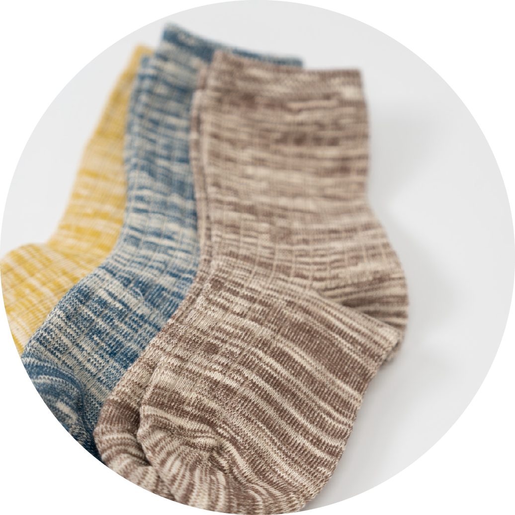 製品委託やアパレル、インナー、ソックス、レギンスなど小ロット生産にも対応